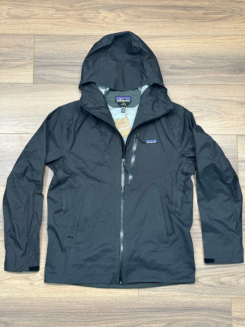 Patagonia Men’s Granite Crest Rain Jacket in Black Size Medium